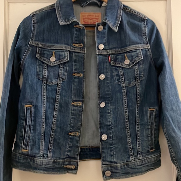 Levi’s Denim Trucker Dark Wash Jean Jacket - Picture 2 of 4